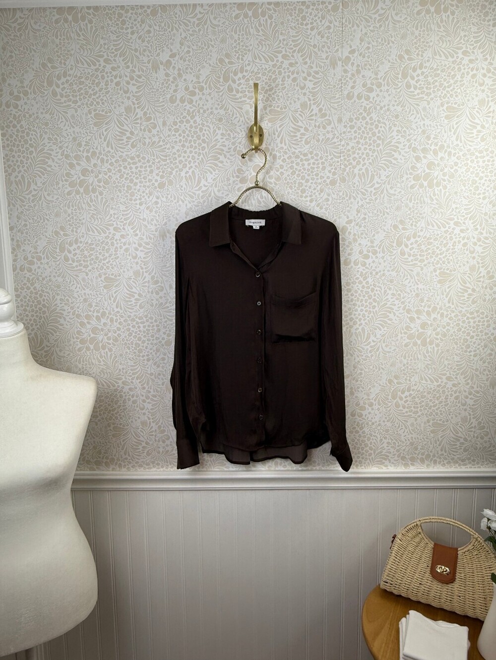 Evereve Brown Satin Button-Up Long Sleeve Blouse - Size - XS